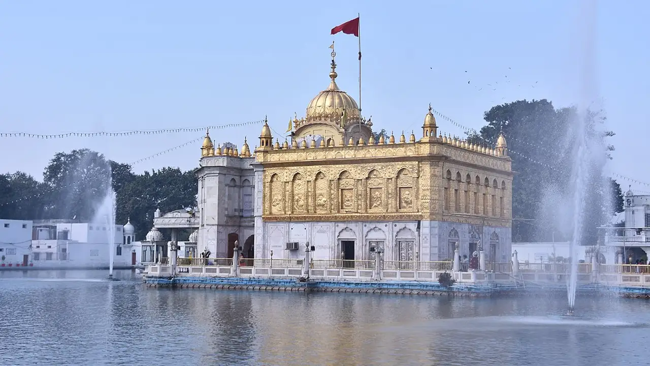 What All You Need To Know About Shri Durgiana Temple Amritsar